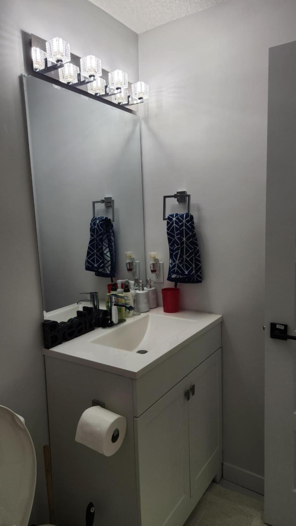 Modern 2 Bedroom Basement Suite At West Edmonton Exterior foto